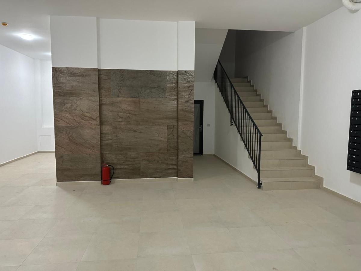 In Apart Hotel Букурещ Екстериор снимка