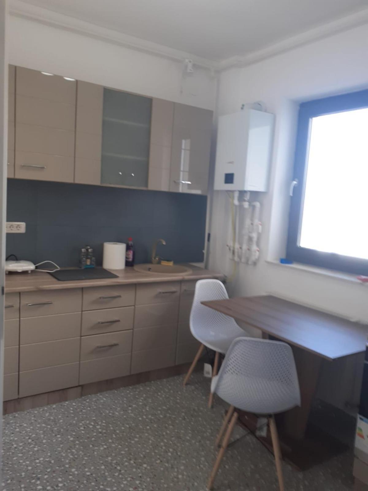 In Apart Hotel Букурещ Екстериор снимка