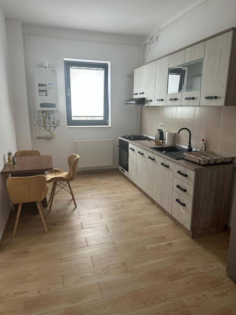 In Apart Hotel Букурещ Екстериор снимка