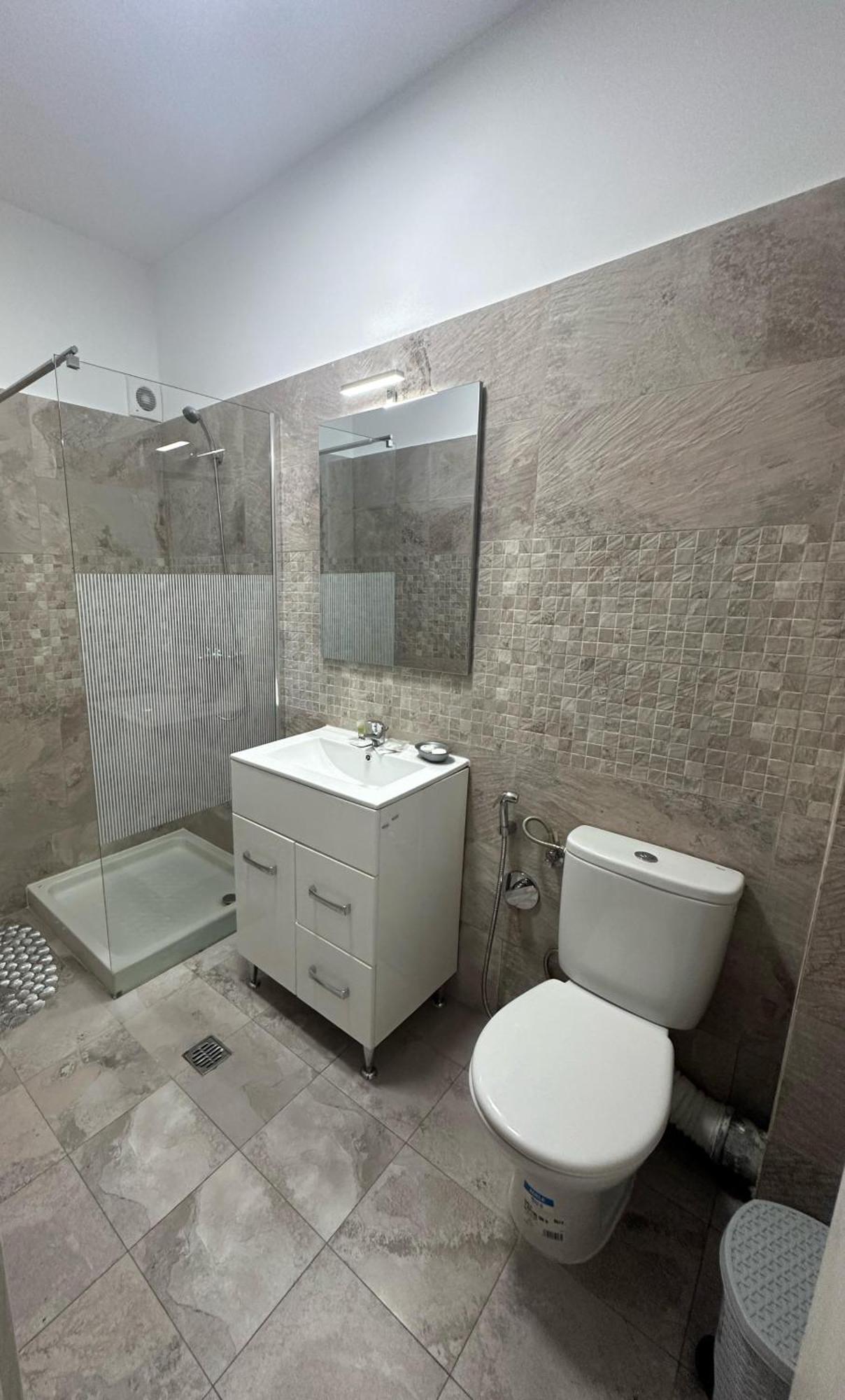 In Apart Hotel Букурещ Екстериор снимка