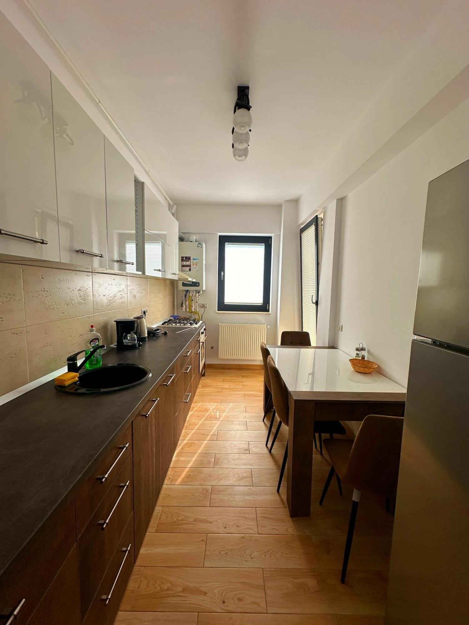In Apart Hotel Букурещ Екстериор снимка