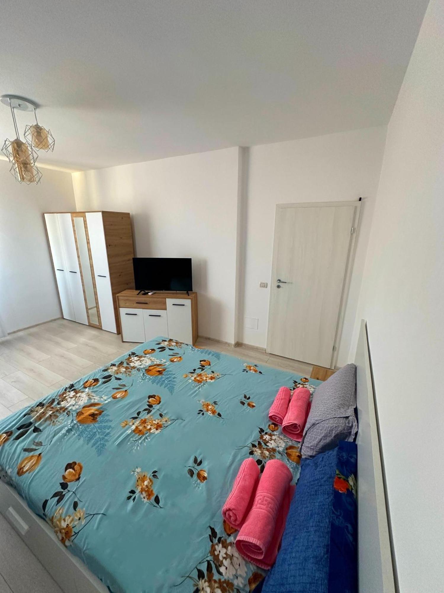 In Apart Hotel Букурещ Екстериор снимка